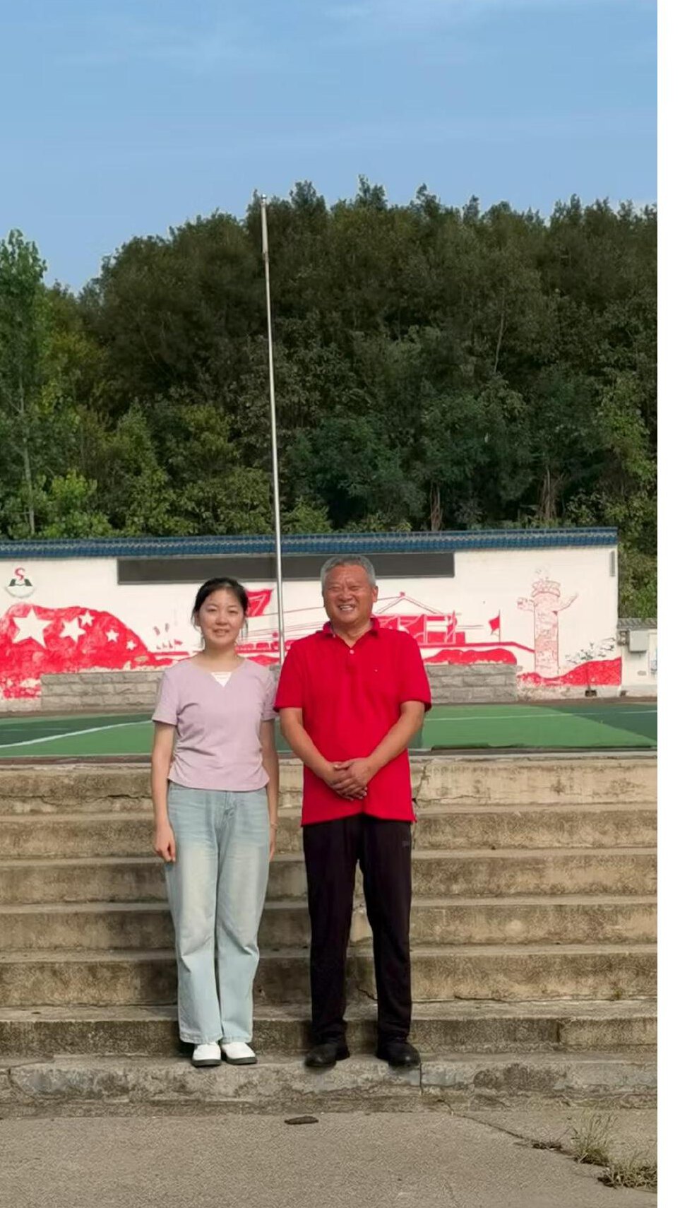 西湖学子余婕回访母校